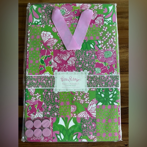 Lilly Pulitzer Other - NWT Lilly Pulitzer Magnetic Personality Board 6 Magnets 18”x12”